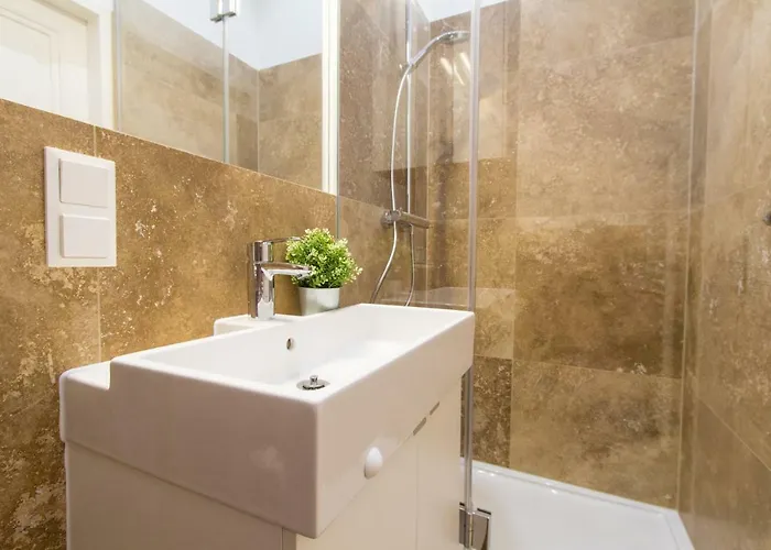 Design I Contactless Check-in Apartment *