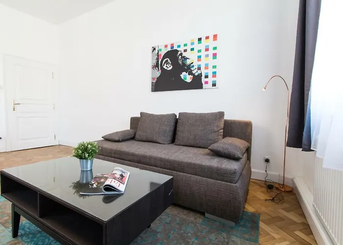 Design I Contactless Check-in Apartment