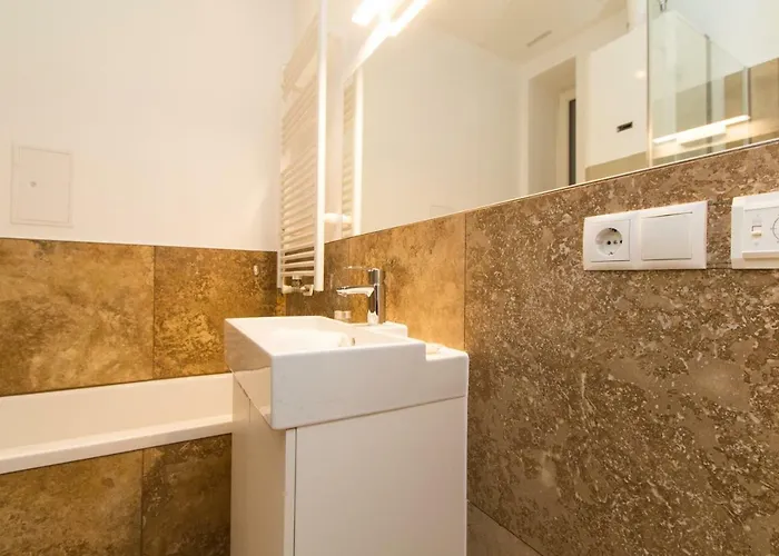 Design I Contactless Check-in Apartment *