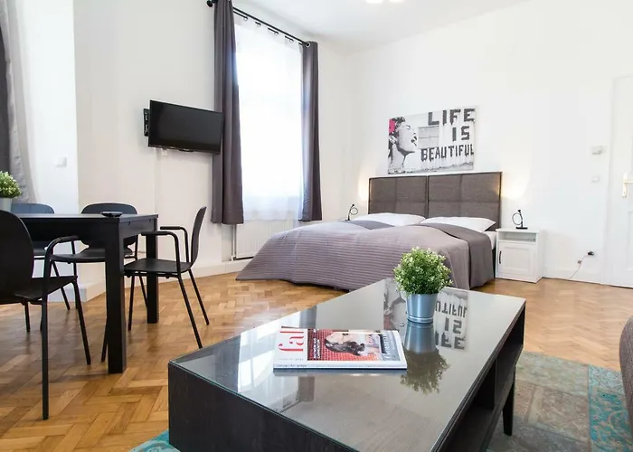 Design I Contactless Check-in Apartment